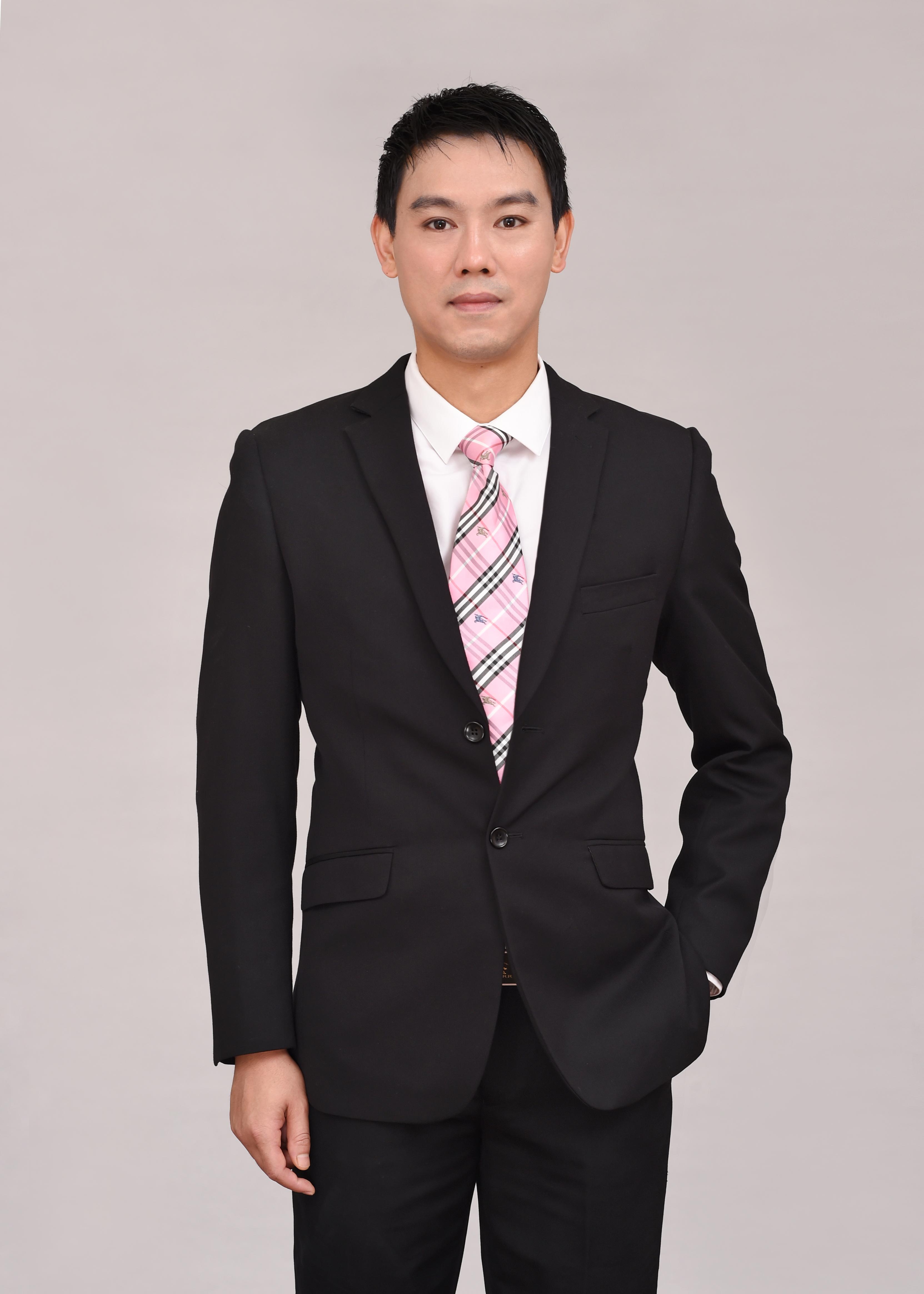 黄美珍 创始人 & 执行董事